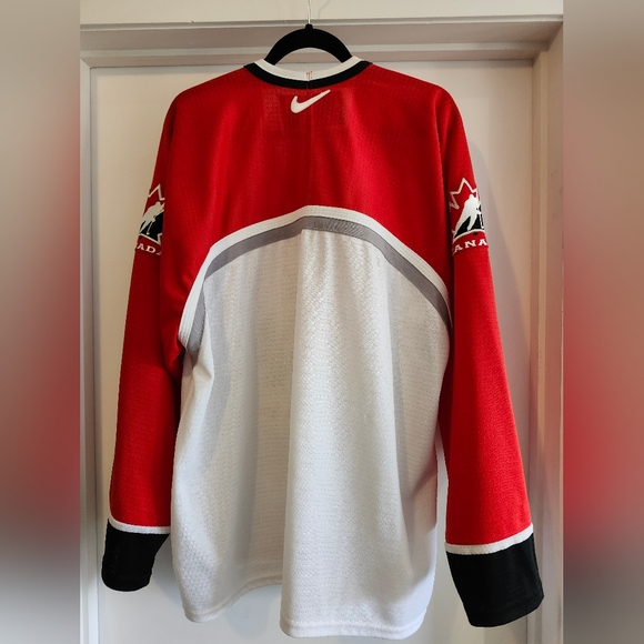 Vintage Nike team Canada jersey - Picture 3 of 3